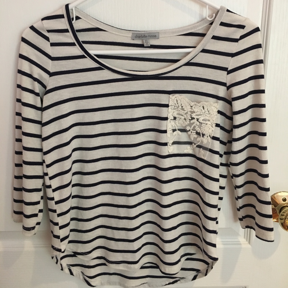 Quarter-sleeved shirt